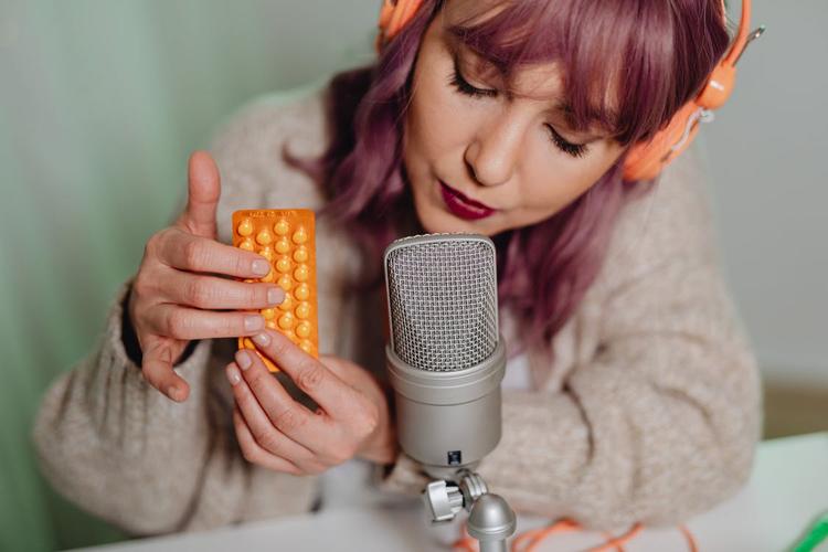 Les gens sont fous de l'ASMR - pourquoi ça marche
